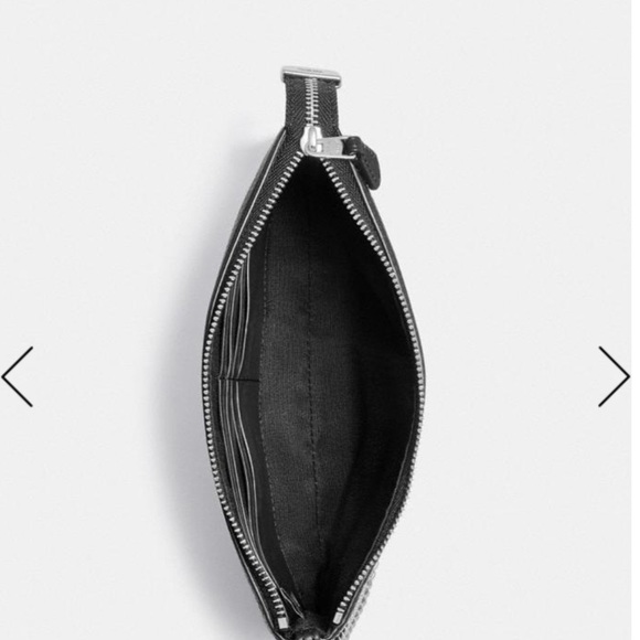 💯Stunning Coach Large Signature Wristlet 🤩 - Picture 6 of 6